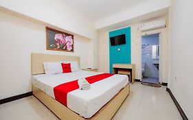 Reddoorz Near Istana Plaza 2
